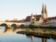 Blick über Regensburg mit Steinerner Brücke und Stadtamhof, seit 2006 auf der Welterbeliste